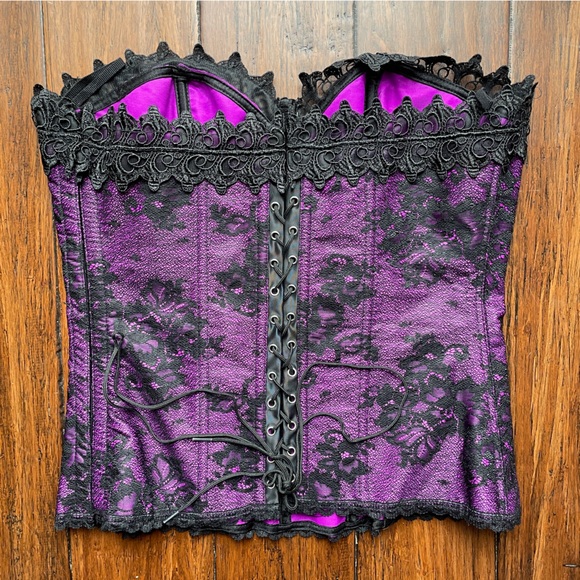 Vintage Frederick’s of Hollywood Purple and Black Lace Mesh Back Boned Corset - Picture 3 of 4